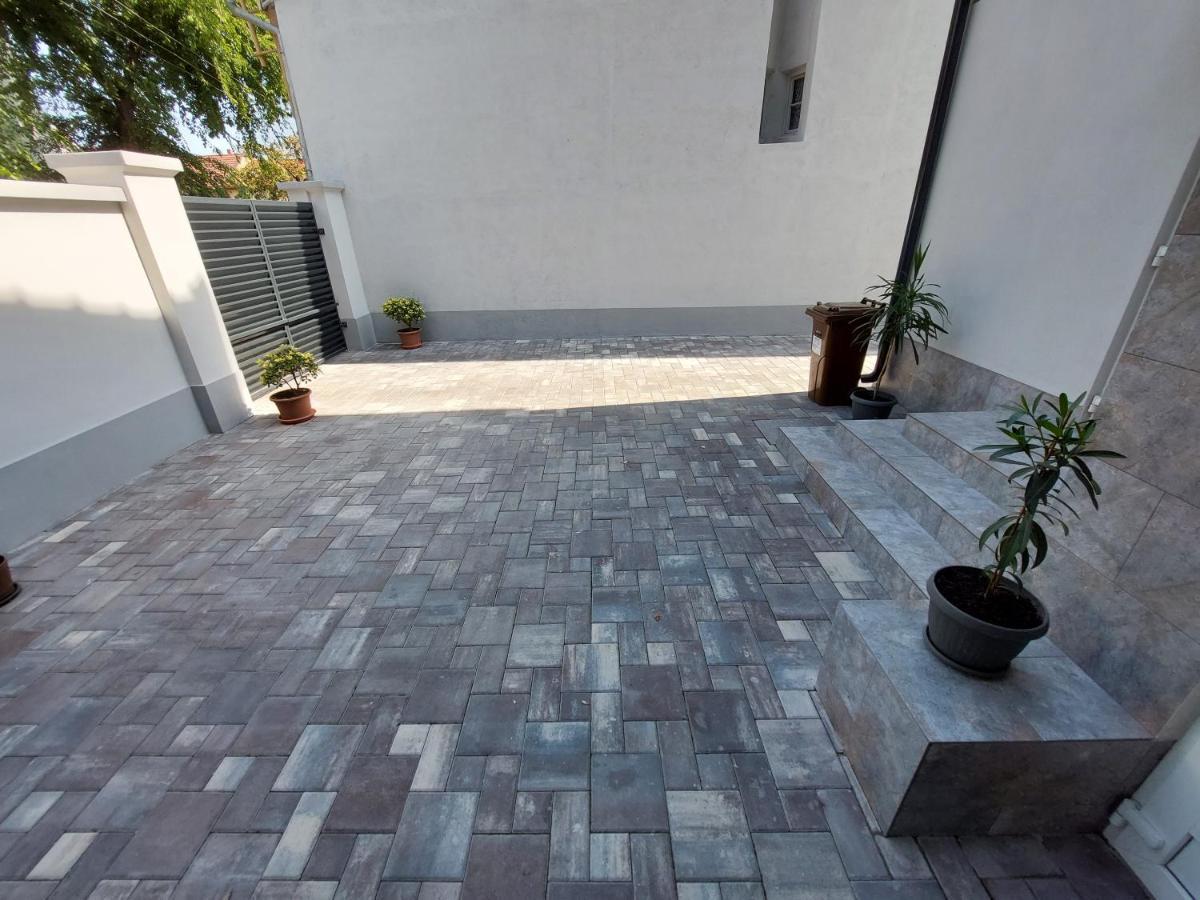 Premium Central Apartment Oradea Ngoại thất bức ảnh