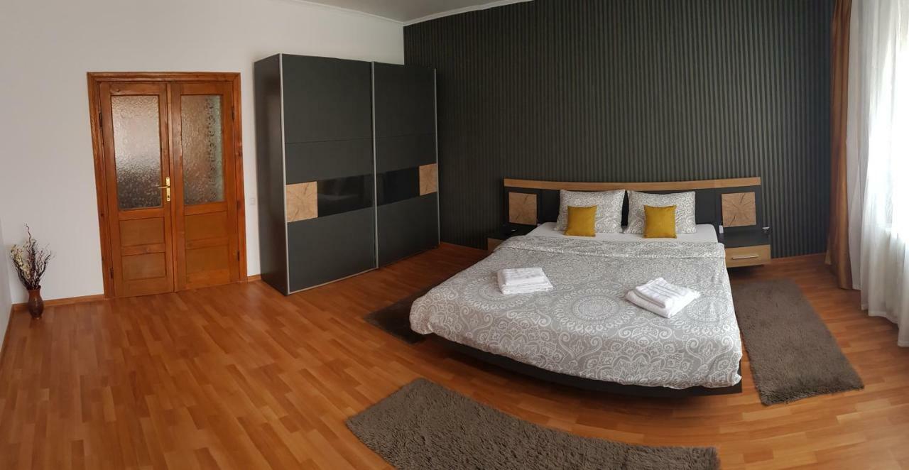 Premium Central Apartment Oradea Ngoại thất bức ảnh