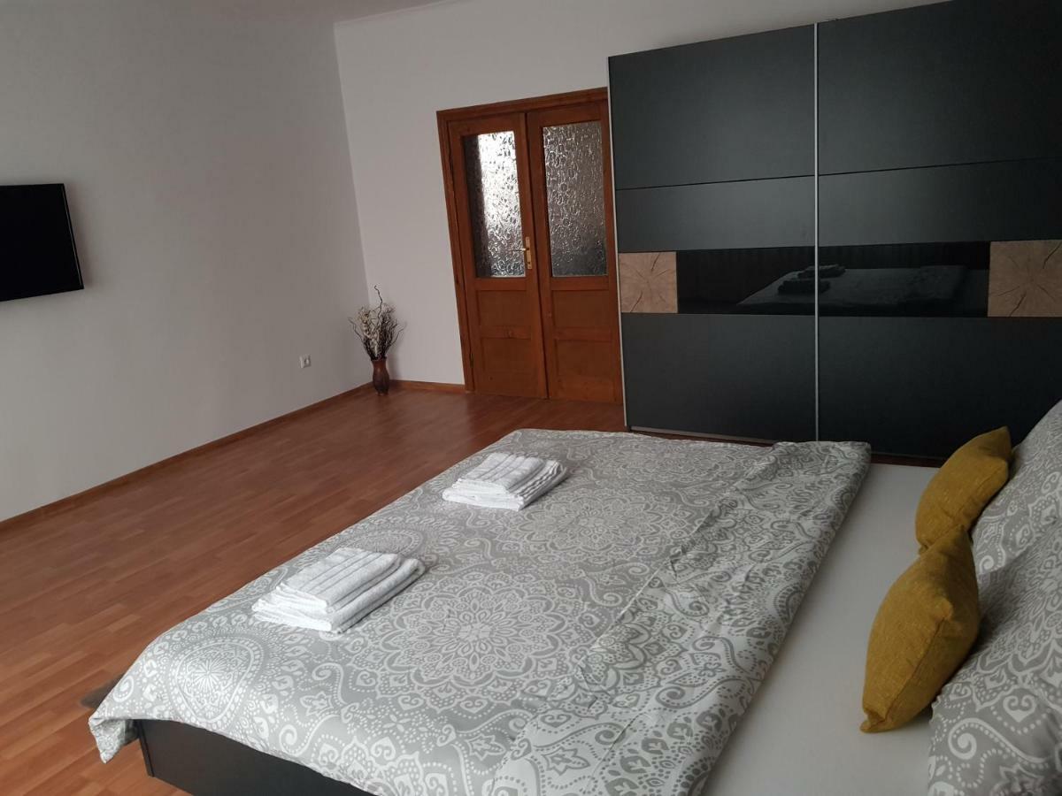 Premium Central Apartment Oradea Ngoại thất bức ảnh
